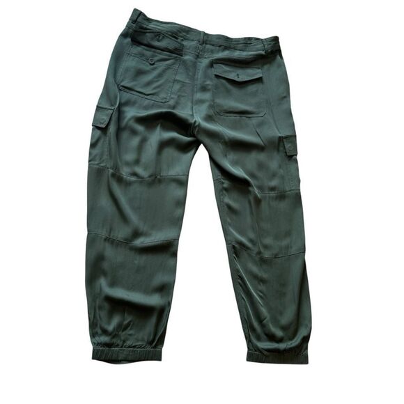 Revolve Theory Cargo Pants HANNON MODERN SILK PANTS IN DARK LAUREL - Picture 6 of 9